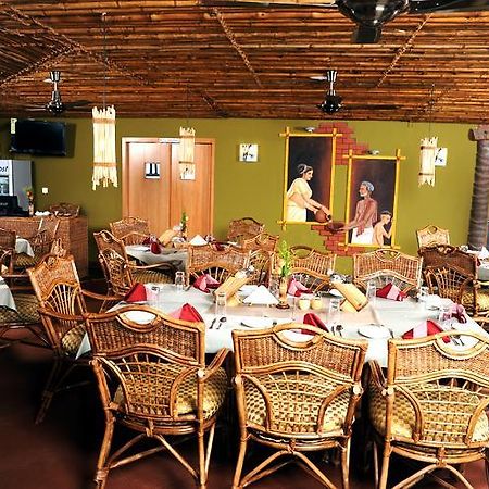 La Promenade Hotel Ковалам Екстериор снимка