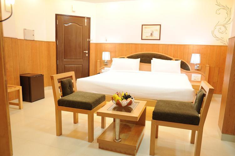 La Promenade Hotel Ковалам Екстериор снимка